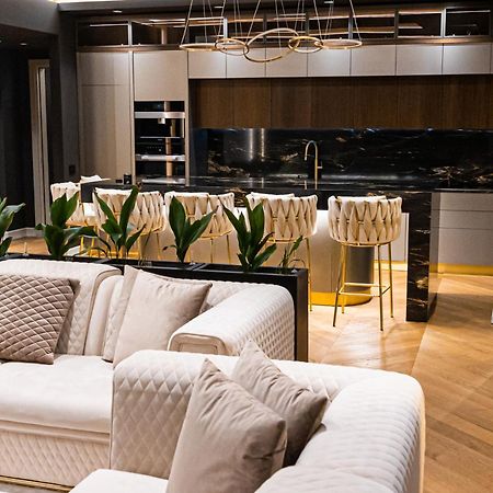 Deluxe Aparthotel Marwell Residence Suceava Eksteriør billede