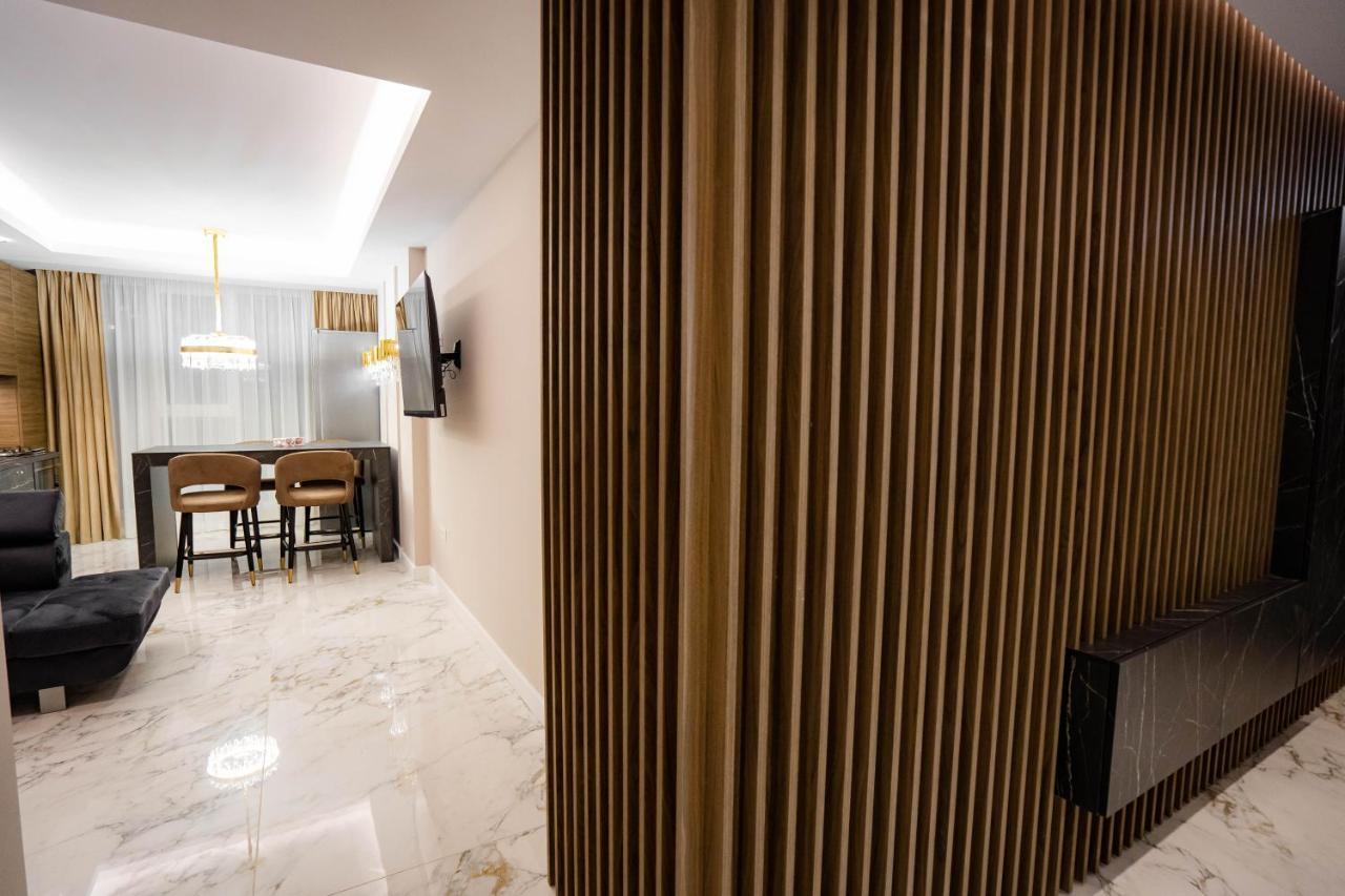 Deluxe Aparthotel Marwell Residence Suceava Eksteriør billede