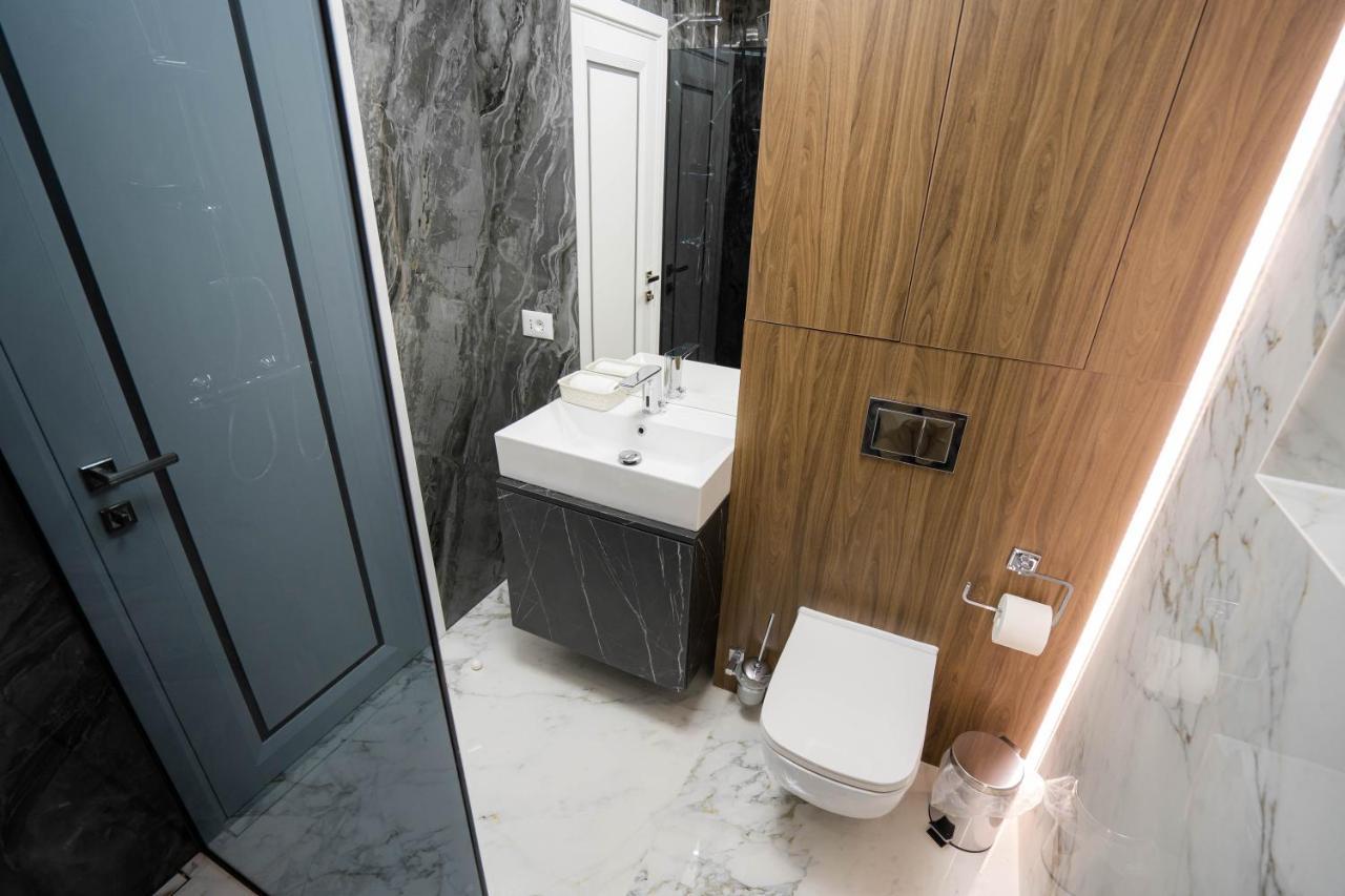 Deluxe Aparthotel Marwell Residence Suceava Eksteriør billede