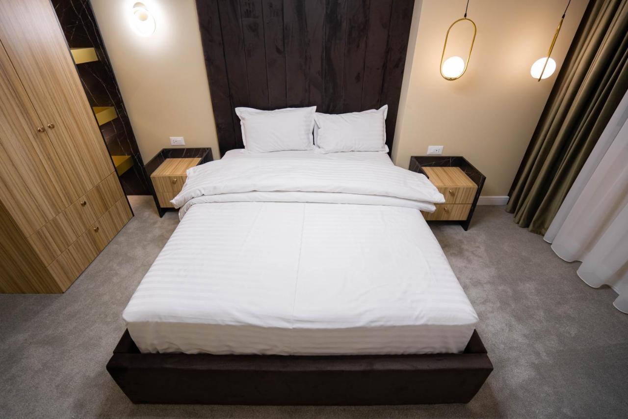 Deluxe Aparthotel Marwell Residence Suceava Eksteriør billede