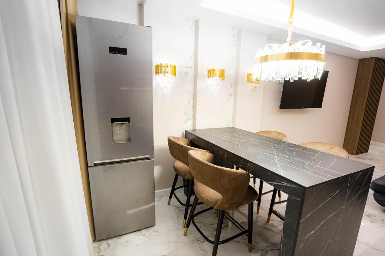 Deluxe Aparthotel Marwell Residence Suceava Eksteriør billede