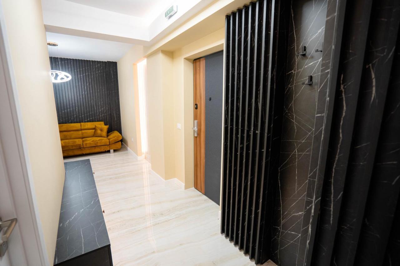 Deluxe Aparthotel Marwell Residence Suceava Eksteriør billede