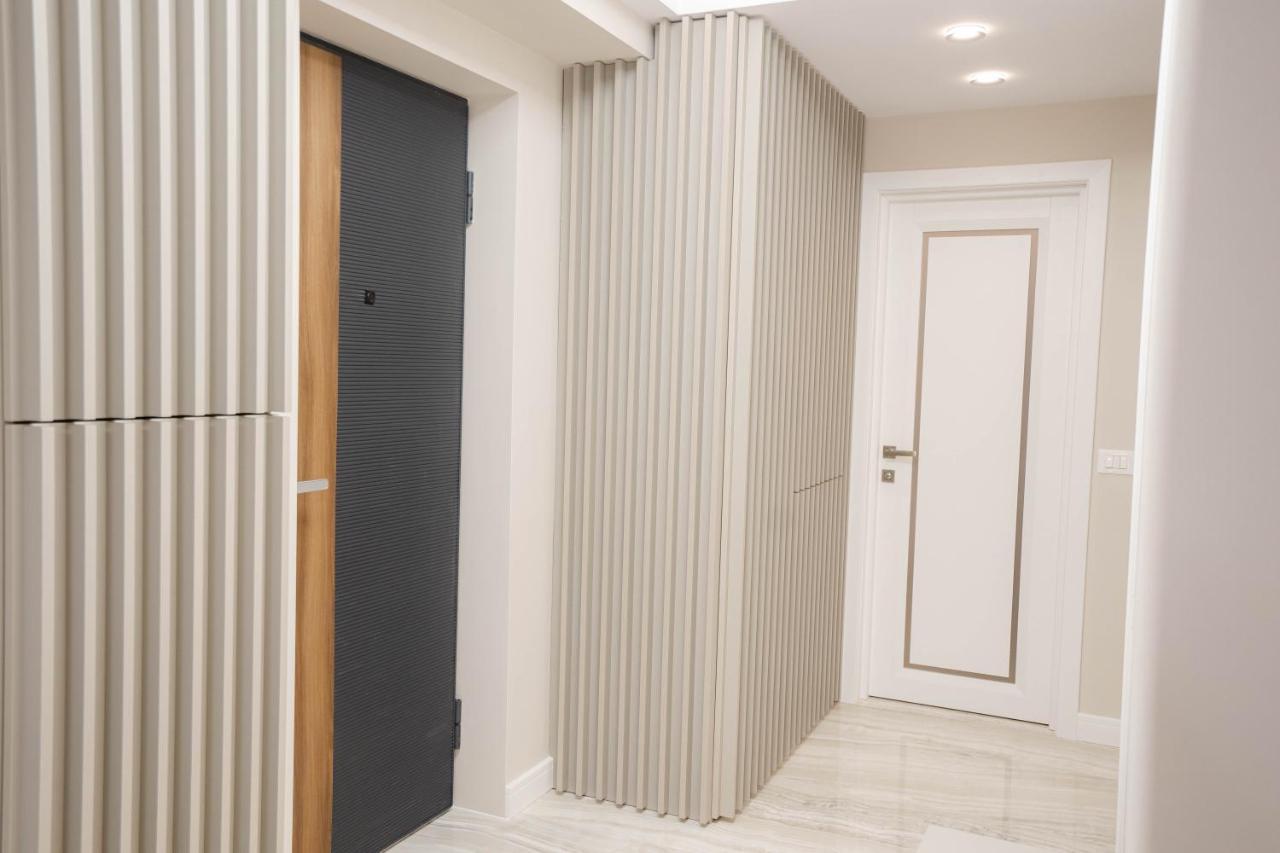 Deluxe Aparthotel Marwell Residence Suceava Eksteriør billede