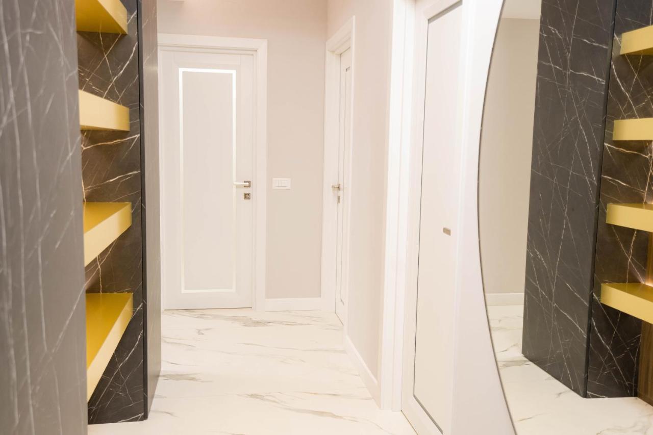 Deluxe Aparthotel Marwell Residence Suceava Eksteriør billede